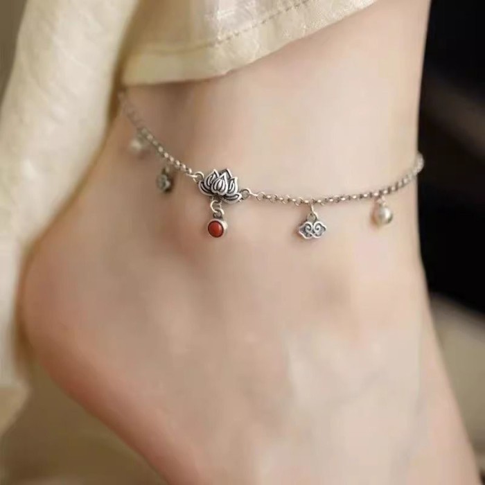 [ขายร้อน] เครื่องประดับแฟชั่นสร้อยข้อเท้ากระดิ่งดอกบัวโซ่เท้าเงิน