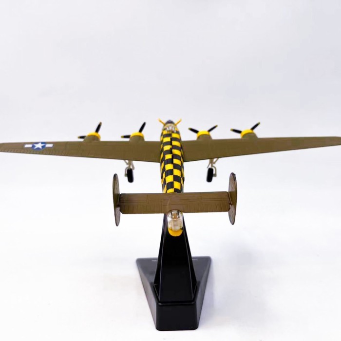 R RV-รุ่น 1/144 World War II US Army B-24D Liberator Heavy Bomber โลหะผสมเครื่องบินรุ่นจําลอง