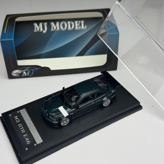 พร้อมสต็อก MJ MODEL 1: 64 BMW BMW M3 GTR E46 โมเดลรถโลหะผสมคอลเลกชันเครื่องประดับสีเขียวเข้ม