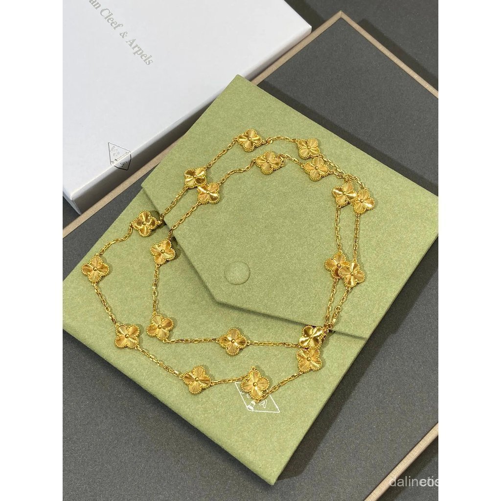 สร้อยคอโซ่เสื้อกันหนาวลายดอกไม้ Van Cleef & Arpels สำหรับเด็กเล็ก
