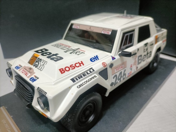 1 18 โรงงานเดิม Lamborghini Dakar Tension Car Model Lamborghini LM002 Dakar