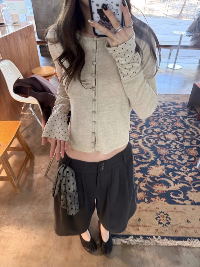 Cardigan สไตล์ใหม่สำหรับฤดูใบไม้ผลิ กระดุมจากเปลือกมะพร้าว มีลายจุด และแขนบาน