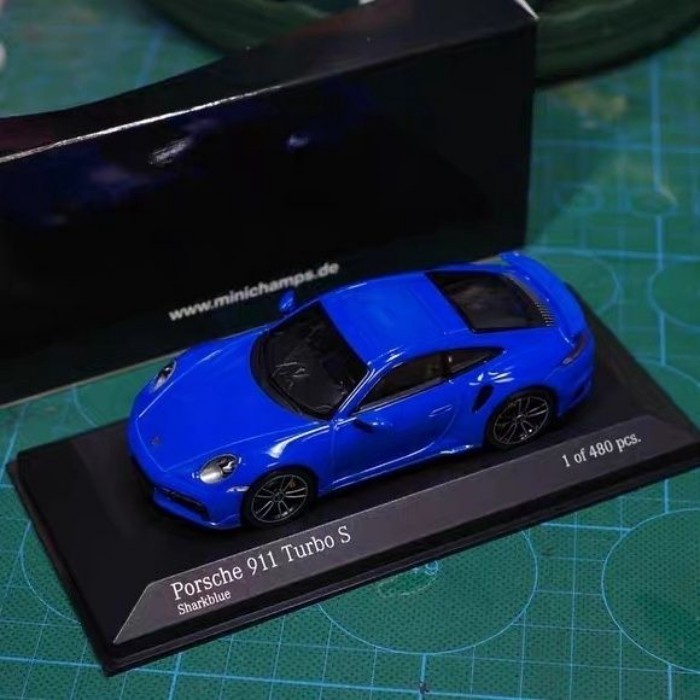 Mini Cut MINICHAMPS 1/43 Porsche Porsche 911 (992) Turbo S Sports สีฟ้า