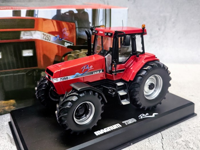 Case 1/32 MAGNUM 7250 PRO 1992 Tractor Alloy Model Collection