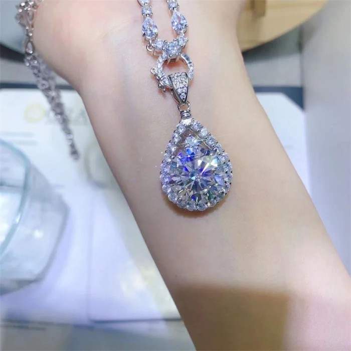 COSFIX Moissanite จี้สร้อยคอ 10ct Moissanite, Zircon Chain ของขวัญหรูสำหรับเธอ