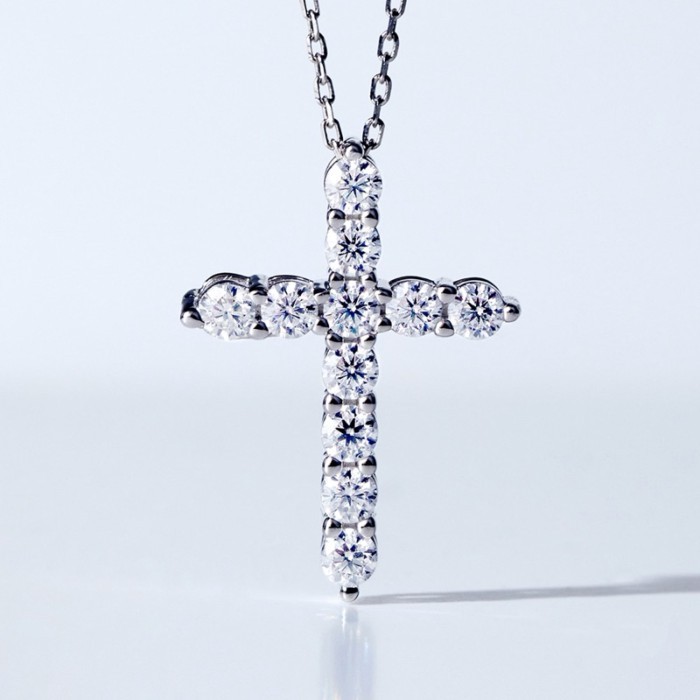 สร้อยคอรูปกางเขนฝังเพชร Moissanite (แบบ 18kGF)  รุ่นยอดนิยมจากเกาหลี แบรนด์ Carat me