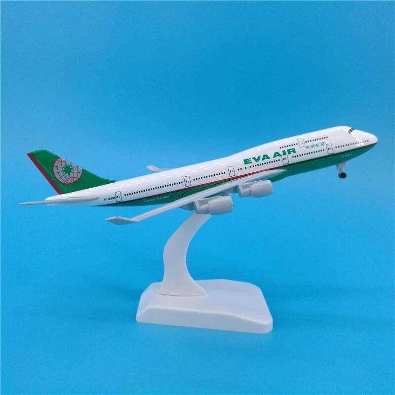 C Diecast Airplane Toys Model 20Cm Alloy Metal AIR 747 EVA Aires B747 Airways Plane Aircraft W Land