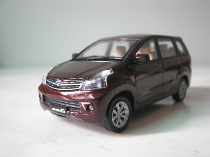 R RISM (Jing Maker OEM) 1: 43 2011 TOYOTA Avanza G โมเดลรถอัลลอย