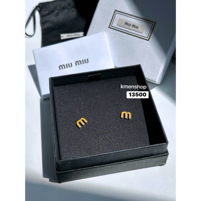 New ต่างหู Miumiu  พร้อมส่ง