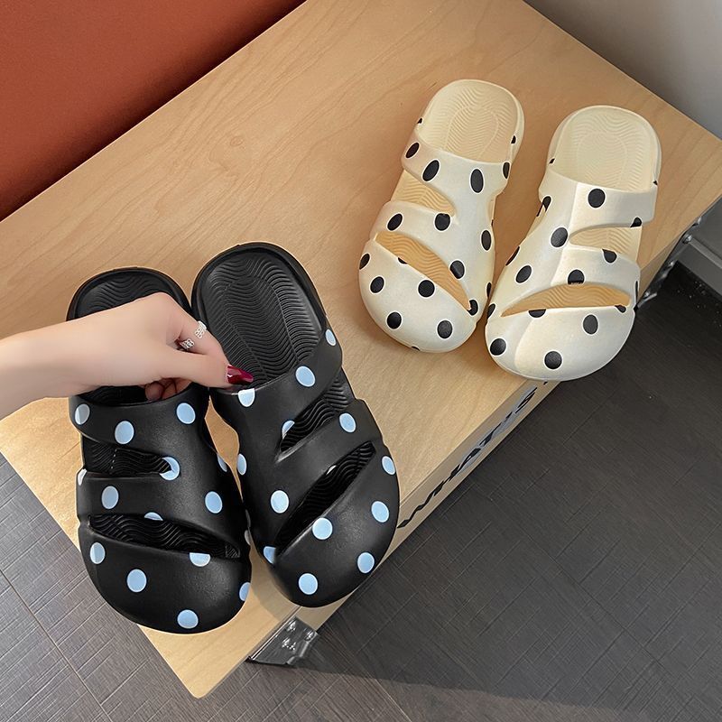 Polka Dot Baotou รองเท้าแตะพื้นนุ่มรองเท้าแตะเหยียบบนอึรู้สึก Anti-Slip Anti-Kicking Hole รองเท้าบ้านกลางแจ้งสวมใส่ All-Match