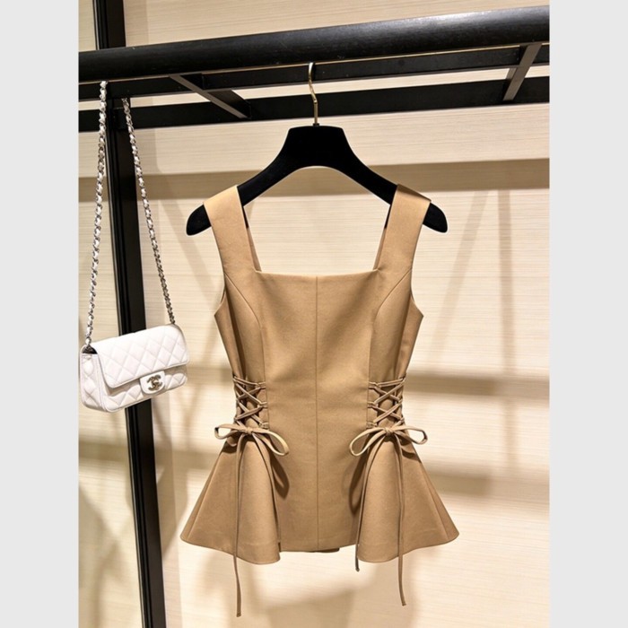 ฤดูร้อน 2026 ปีนี้ยอดนิยม French Petty Boruieoisie Chic ที่ไม่ซ้ํากัน Super Beautiful Khaki Camisole