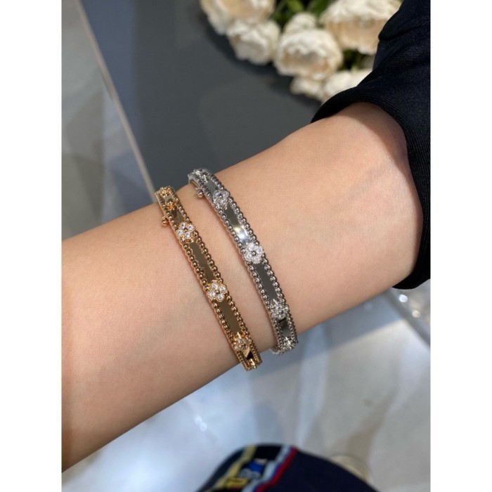 【ก่อนสั่งสอบถาม】ราคา4200 Bracelet สร้อยข้อมือ Electroplated thick gold Size16.5cm Inner Circle