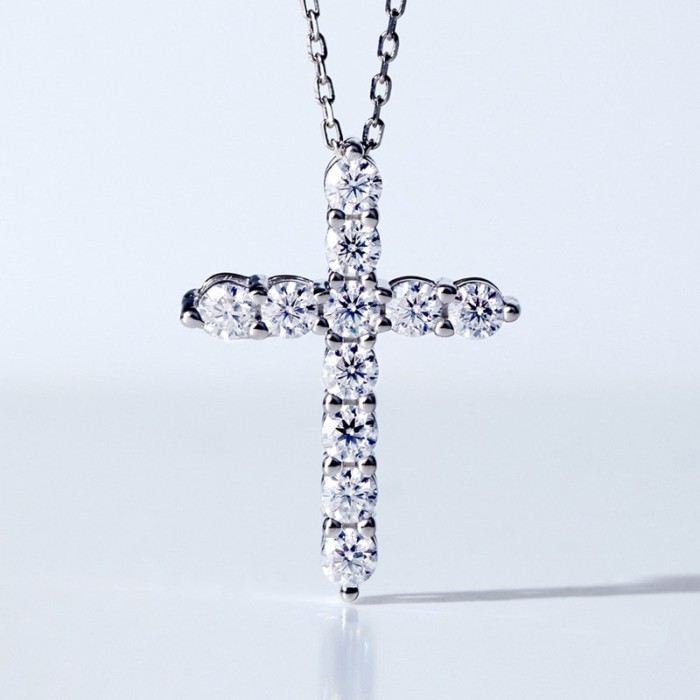 สร้อยคอรูปกางเขนฝังเพชร Moissanite (แบบ 18kGF)  รุ่นยอดนิยมจากเกาหลี แบรนด์ Carat me