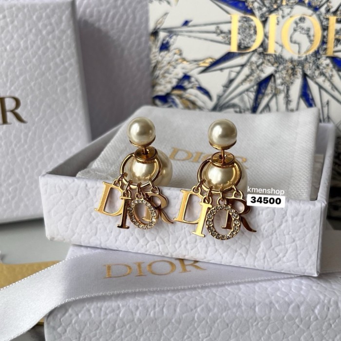 New ต่างหู  Dior พร้อมส่ง