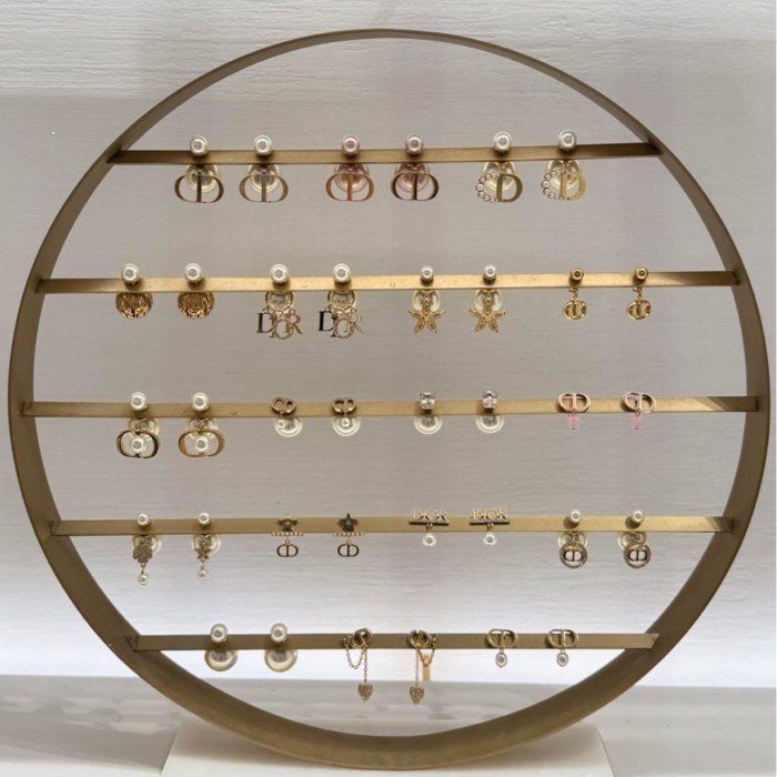ต่างหู Dior Petit CD Earrings