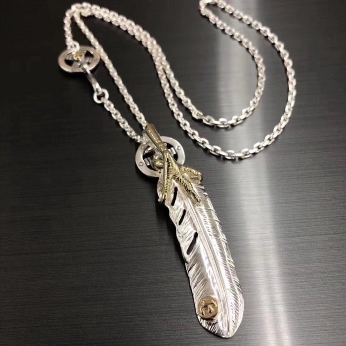 สร้อยคอจี้ลายเหยี่ยวและขนนก sterling silver s925 ดีไซน์โดย Takahashi Goro