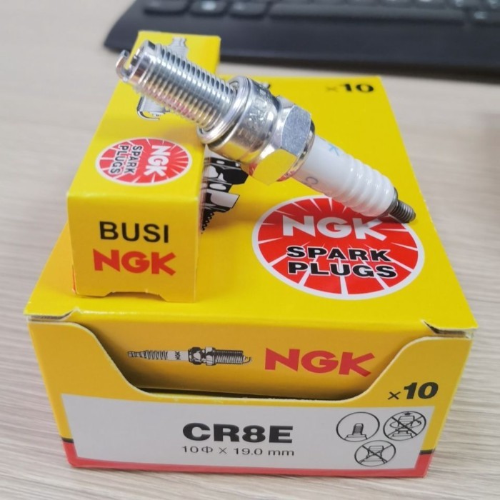หัวเทียนรถจักรยานยนต์ NGK CR7E CR8E CR9E เหมาะสำหรับ Swift Eagle Bandit GW250.CB400 ดาวเนปจูน