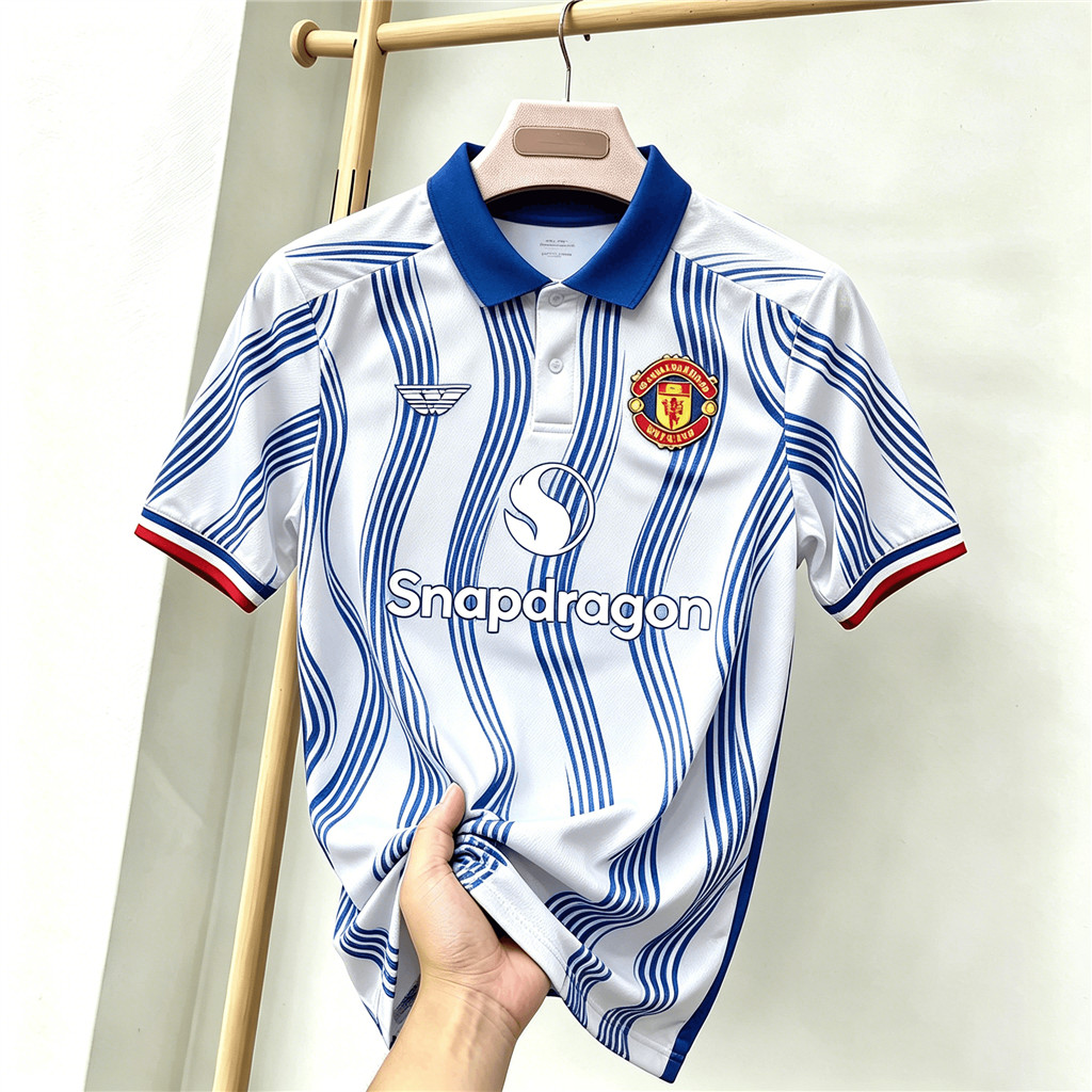 เสื้อทีมแมนเชสเตอร์ยูไนเต็ดสีน้ำเงินสำหรับแฟนคลับ เสื้อโปโลแขนสั้น