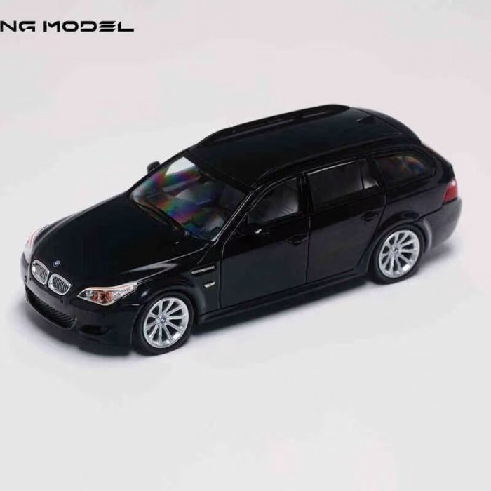 King Model KM 1: 64 Small Scale Collection โมเดลรถโลหะผสม BMW BMW M5 Watt Tank Touring Vehicle