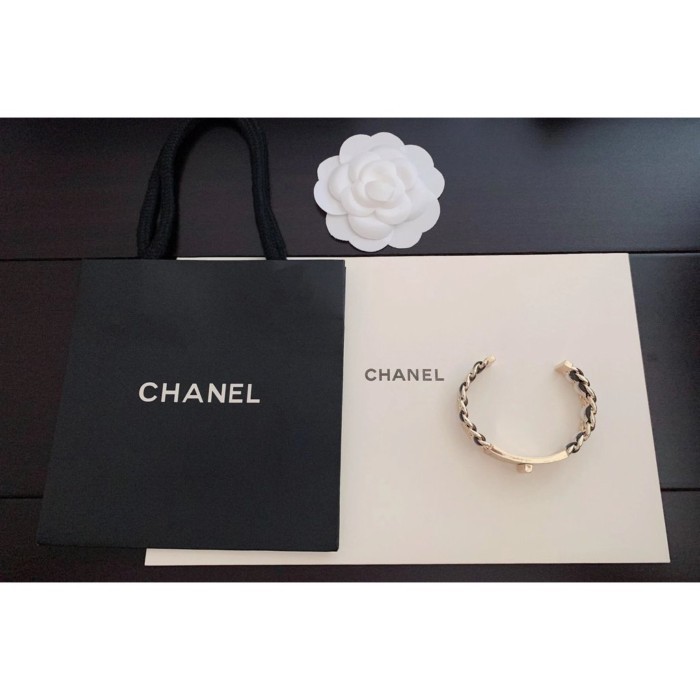 CHANEL CHANEL [Ch @ nel Black White Leather Open Bracelet] --CC