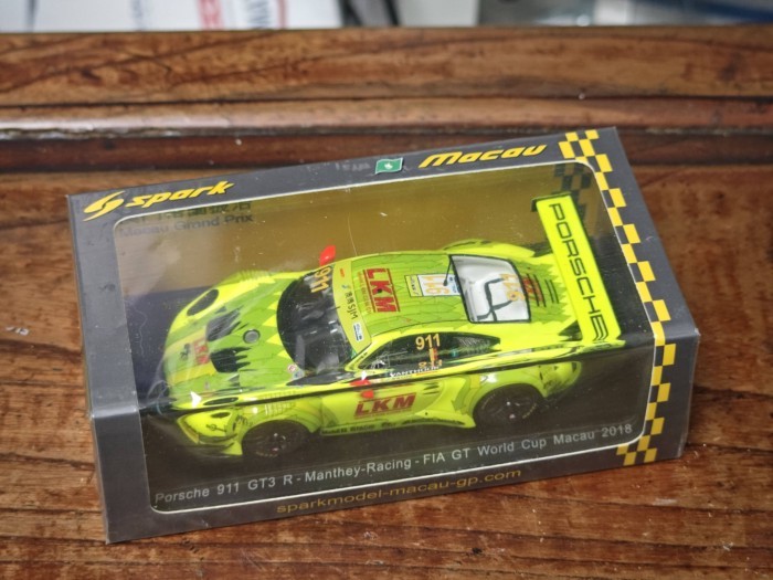 Ready Stock SPARK รุ่น 1/43 2018 Macau GT Porsche 911 GT3 R 911 #