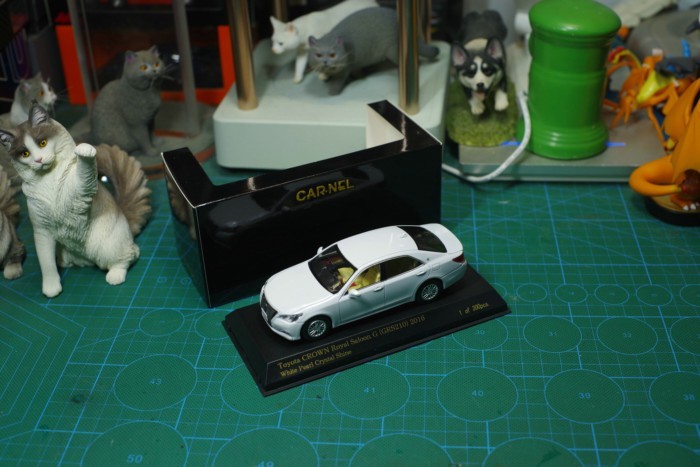 Ready Stock CAR-NEL รุ่น 1/43 Toyota Crown Toyota Crown (GRS210) 2016 สีขาว