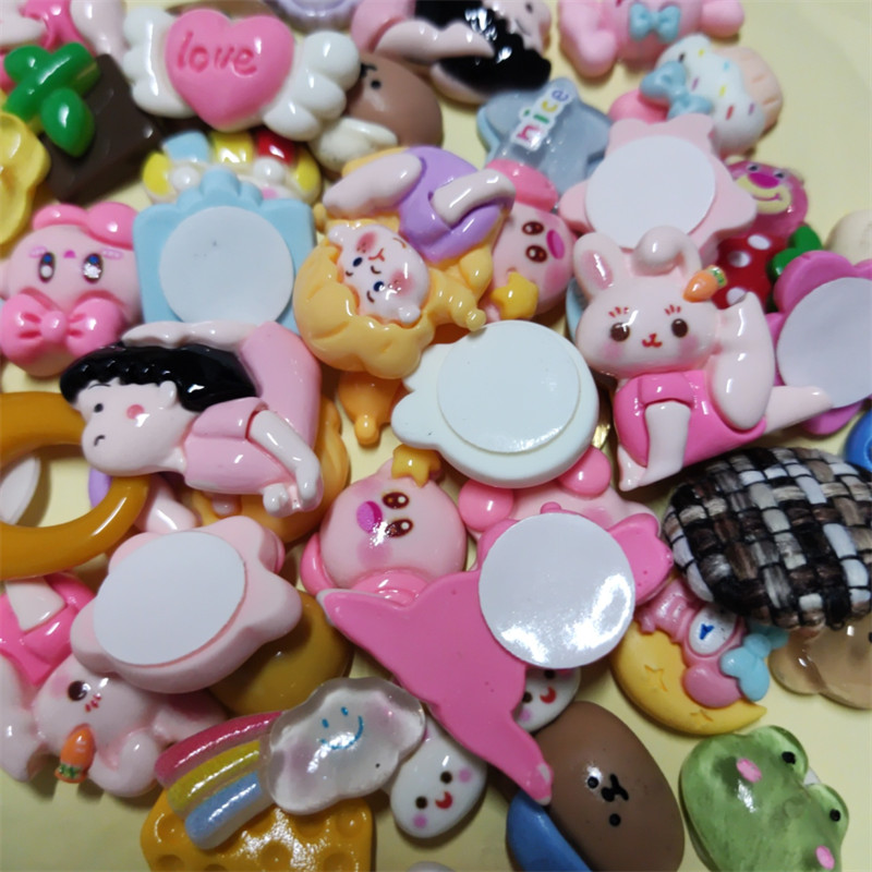 ของขวัญสุ่ม1ชิ้นกรณีโทรศัพท์ ทําเอง ตกแต่งการ์ตูนน่ารักเรซิ่นหมีกระต่ายคิตตี้หัวใจออกแบบสติกเกอร์ตกแต่งแฟชั่นอุปกรณ์โทรศัพท์มื