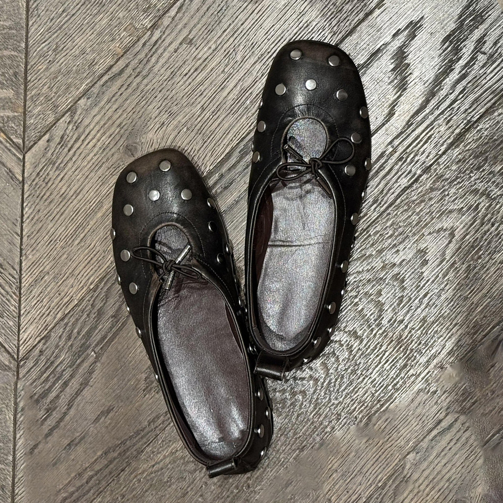 Retro สไตล์ใหม่รอบ Toe ขัดสี Rivets แบน Mary Jane Bow Hollow Breathable Soft Sole รองเท้าบัลเล่ต์รองเท้าเดียวผู้หญิง