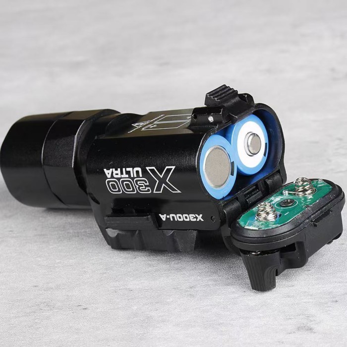 Shengfan X300U ไฟฉายยุทธวิธี 500