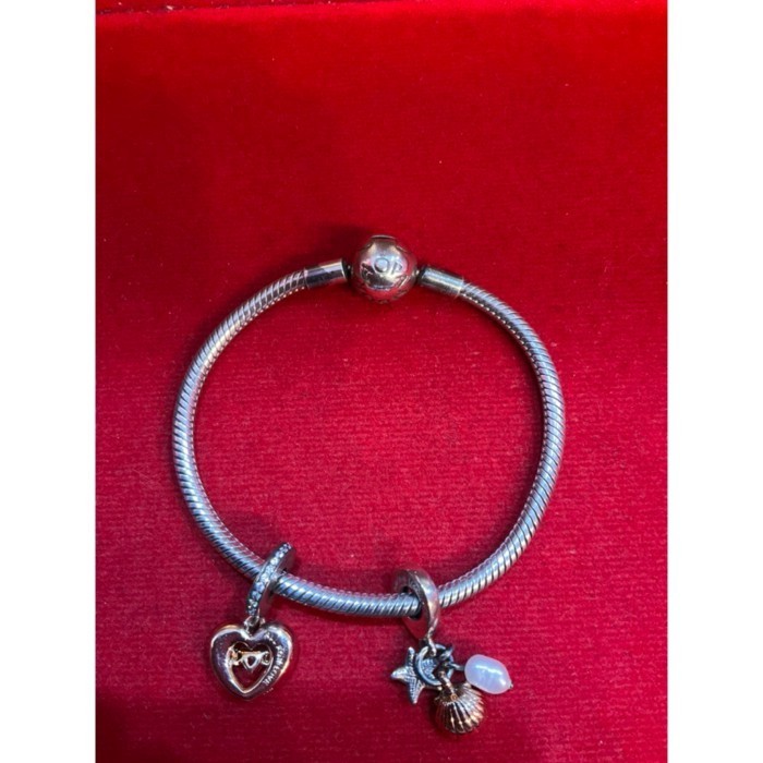 สร้อยข้อมือ Pandora แท้ เงินแท้ 925 พร้อมชาร์ม | งานแท้ มือสอง สภาพสวย