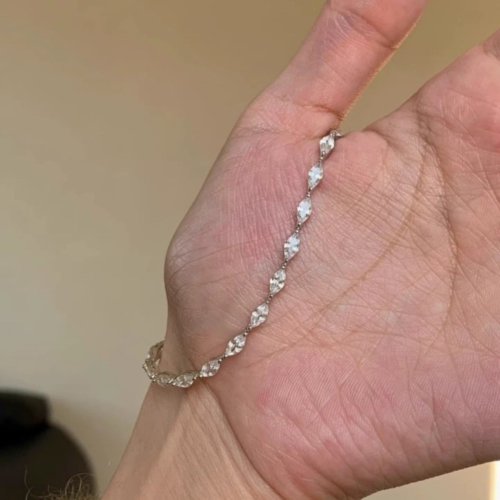 สร้อยข้อมือสไตล์เกาหลี เพชรสังเคราะห์คุณภาพสูง เหมาะสำหรับโอกาสพิเศษและวันสำคัญ