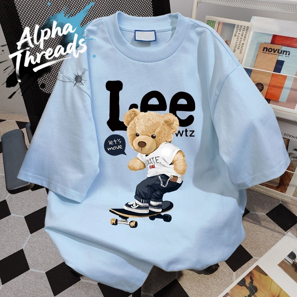 (จัดส่งตลอด 24 ชั่วโมง)Alpha Threads เสื้อสีฟ้า เสื้อยืดหมี ผ้าคอตตอน ลายการ์ตูน วินเทจละแฟชั่นพิมพ