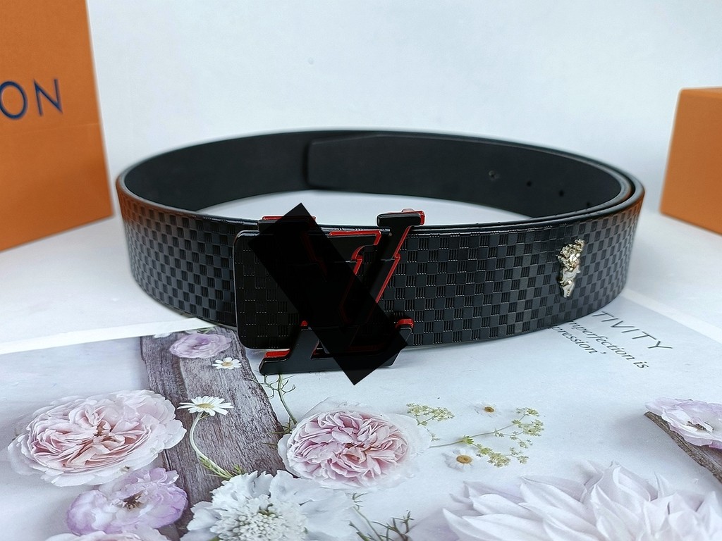 ! เข็มขัดแฟชั่นสตรี Dermis