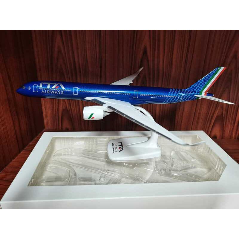 C Decorate Airplane 1/200 For A350 A350-00 Italy ITA Aire Aircraft ABS Assembly Plane Model Scale A