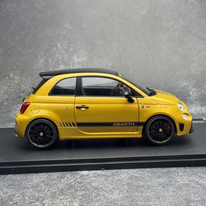 Solido 1: 18 FIAT FIAT F595 ABARTH 695 XSR 2022 จําลองรถรุ่น