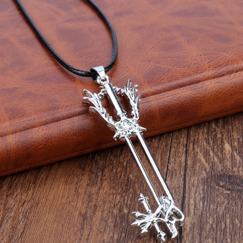 จี้ Kingdom Hearts จากวัสดุโลหะผสมและงู สำหรับแฟนเกม Kingdom Hearts