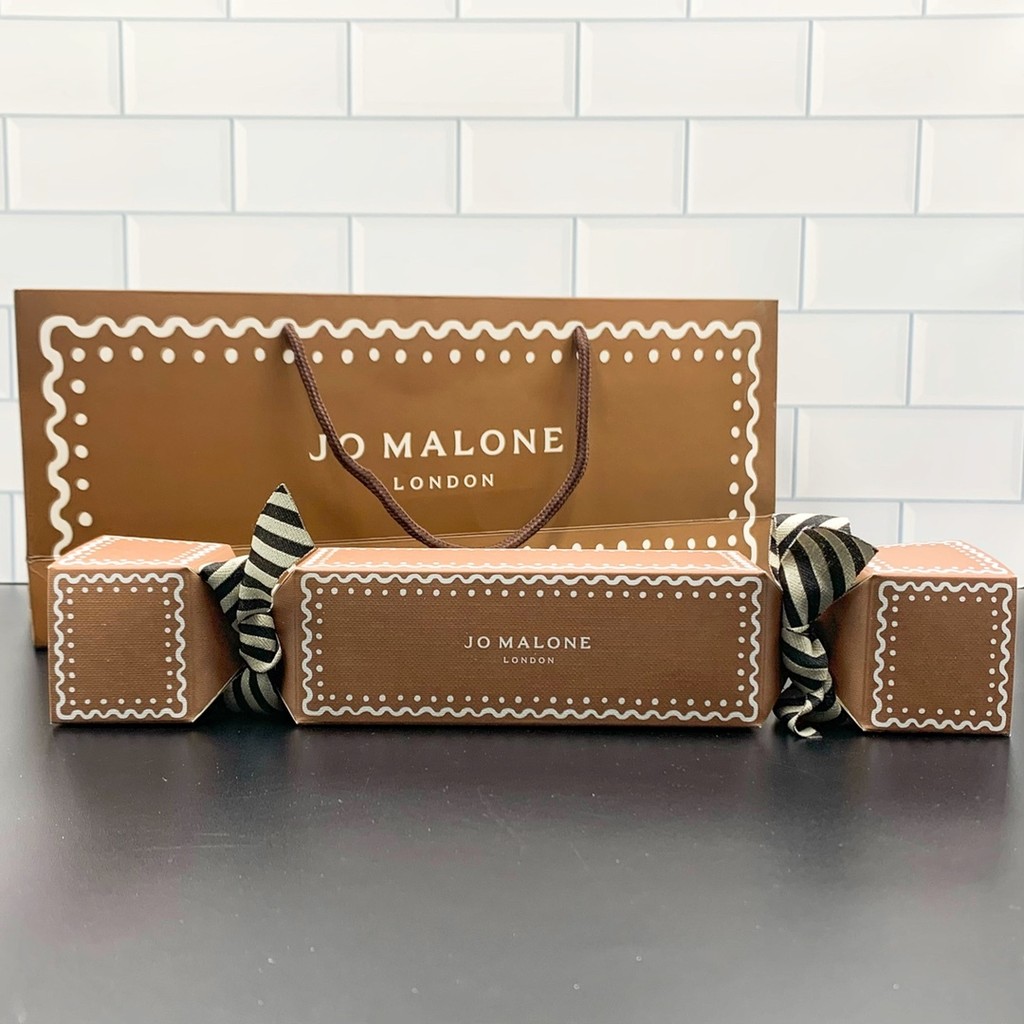 มาใหม่พิเศษ/38 Jo Malone Christmas Candy ชุดสามชิ้นน้ําหอมตัวอย่างเกลือทะเล 9ml เจลอาบน้ําตัวอย่าง E
