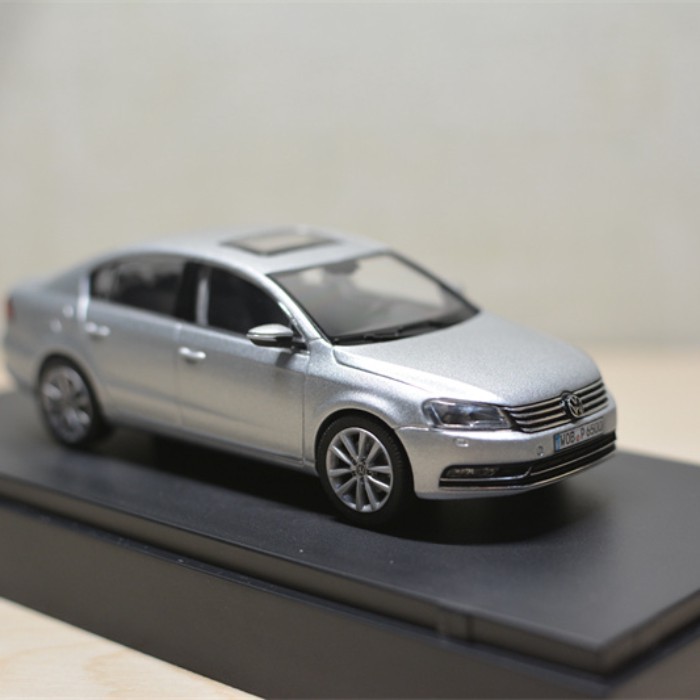 Schuco Schuco 1: 43 Volkswagen VW Passat B7 Limousine Silver Ready Stock