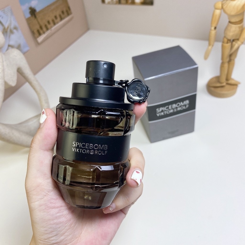 [Shopee Special Selection] 55 Viktor & rolf Spicebomb 100ml Viktor & rolf Spicebomb, 2012 Viktor & r