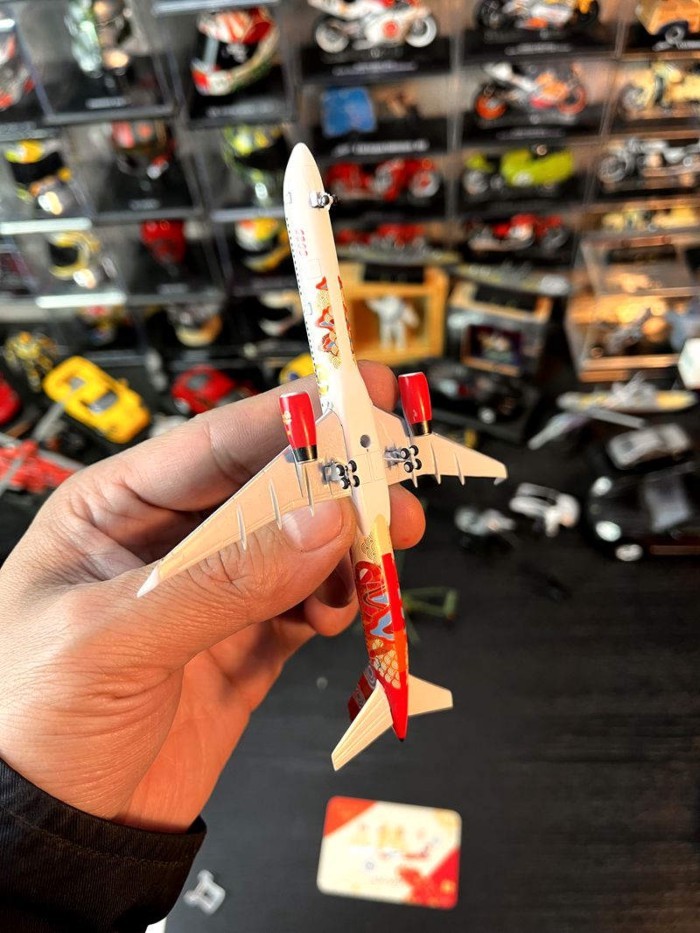 ของ1: 400ขนาดโลหะผสมเครื่องบินโบอิ้ง757-300ปีงูปีใหม่เครื่องบินเคลือบรุ่นคอลเลกชันของขวัญ