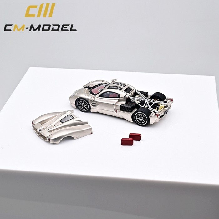 CM รุ่น 1: 64 Pagani Utopia Pagani Utopia จําลองรถรุ่นเครื่องประดับ