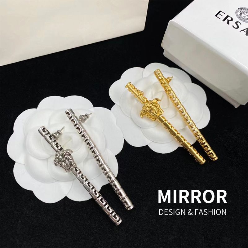 VERSACE Classic Medusa Maze ต่างหูรูปเดียวสําหรับผู้หญิงสไตล์ยาวเหมาะสําหรับหน้ากลมอารมณ์กระชับสัดส่