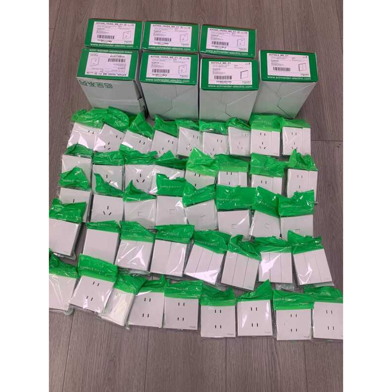 แผงสวิตช์ Schneider Haocheng ครีมสีขาวห้ารูพร้อมปลั๊กไฟติดผนัง USB Single-Link Dual-Control Three-Fo