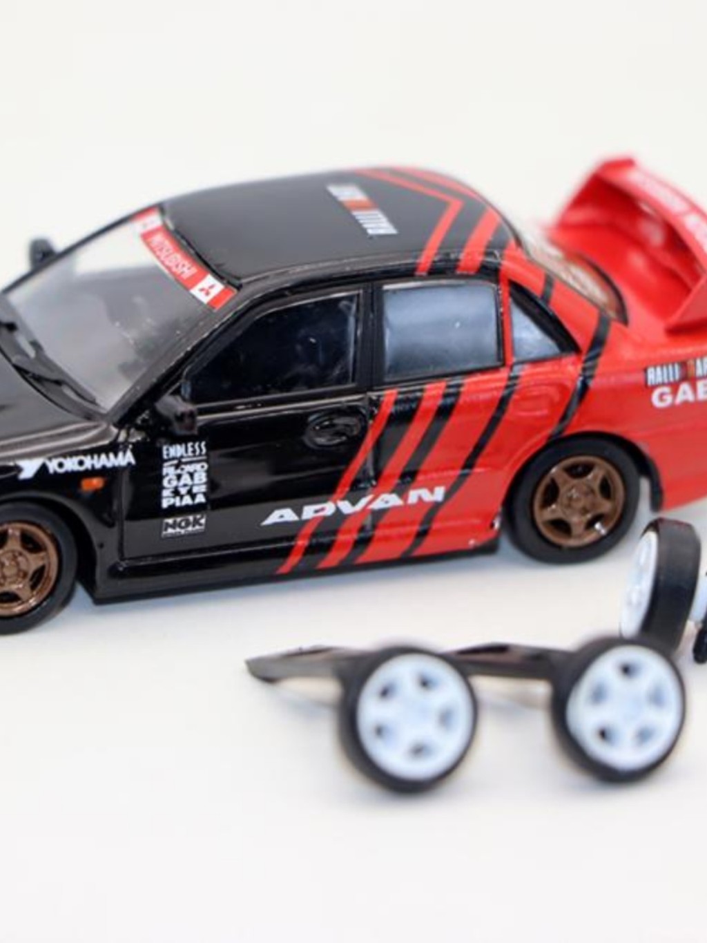 BM Alloy Car 1 64 Mitsubishi Lancer EVO III ADVAN Lancer 3rd Generation Racing Car Model ตกแต่ง Out 