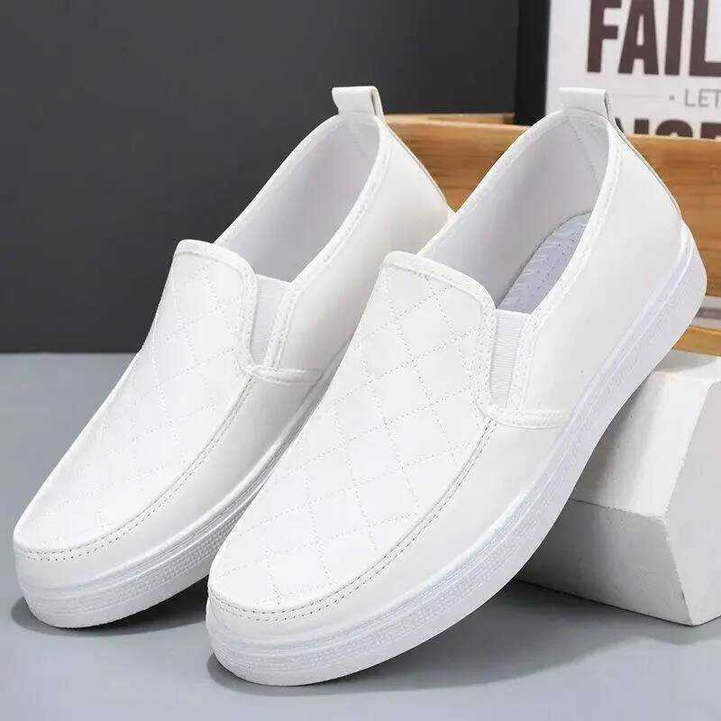 C Men's Nurse Shoes White Flat Anti-Slip Casual Shoes Lightweight Breathable Comfortable Hospital W