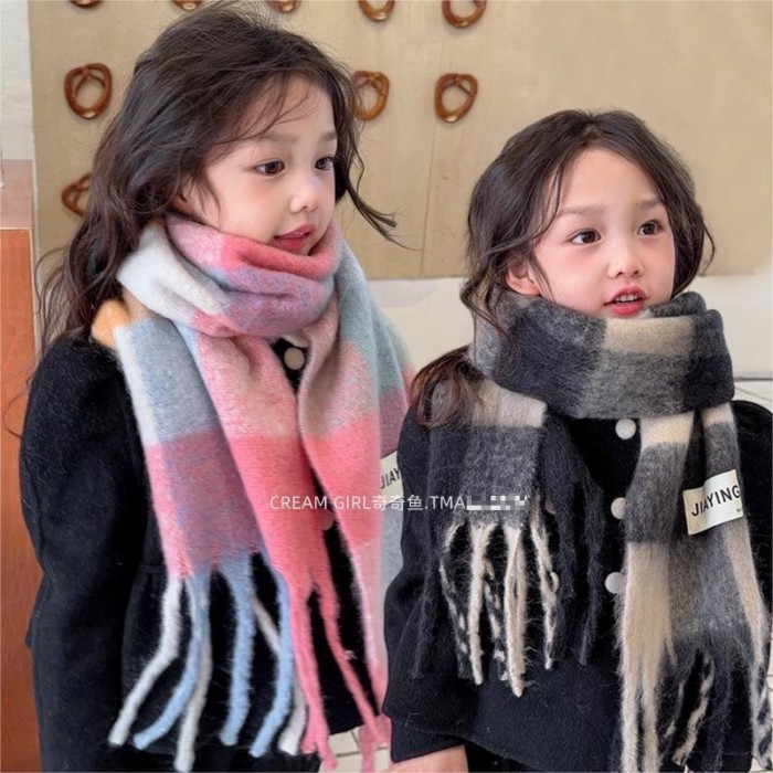 ผ้าพันคอนุ่มสำหรับเด็ก ออกแบบมาให้อบอุ่นในฤดูหนาว มีหลากหลายสีสัน