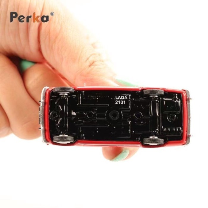 1: 64 Perka Perka LADA LADA 1970 รถเก่าด้านหน้ารัสเซีย LADA2101 รถรุ่น