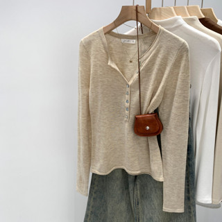 เสื้อยืดแขนยาวสีโซลิดใส่สบาย