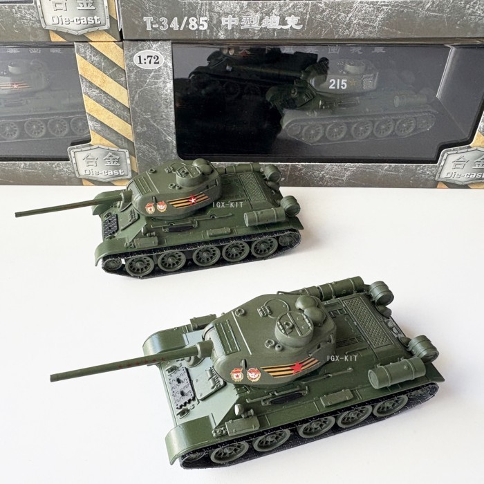 1/72 รัสเซีย T34 Heavy Tank T34-85 Moscow Red Field Alloy ผลิตภัณฑ์สําเร็จรูปทหารรุ่นเครื่องประดับคอ