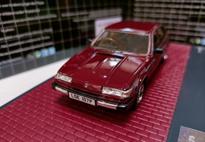 Matrix 1 43 Rover Land Rover รถสี่ประตูรุ่น Rover 3500 SD1 1976 Dark Red